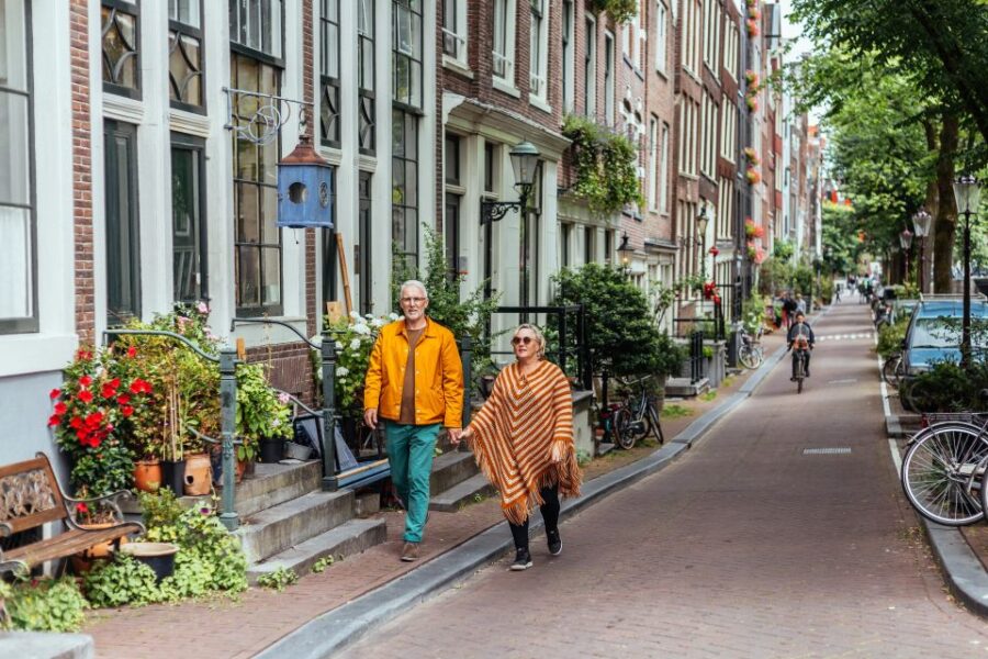 Amsterdam: 1.5-Hour Private Kick-Start Tour with a Local - Meeting Point and Tour Duration