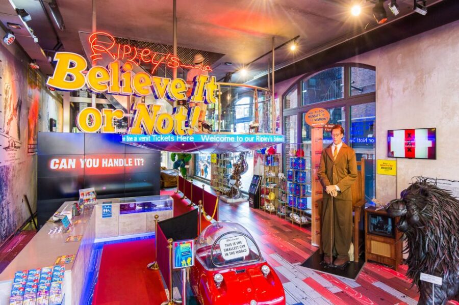 Amsterdam 1-Hour Canal Cruise and Ripleys Believe it or Not - Explore the Bizarre and Fascinating Exhibits at Ripleys Believe It or Not!