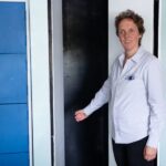 Amsterdam: 3 Course Dinner in the Dark - What a 2-Hour Experience in Complete Darkness Entails