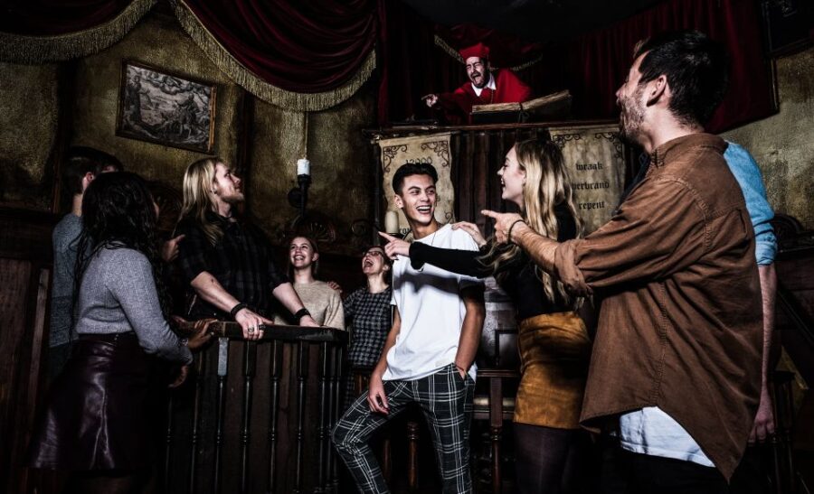 Amsterdam: Amsterdam Dungeon and Canal Cruise Entry Ticket - Exploring Amsterdam’s 17th-Century Canal Ring by Boat