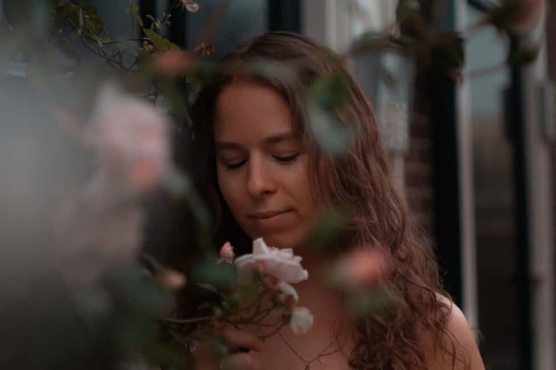 Amsterdam Canals Photoshoot: Private Solo, Family or Couples - Starting Point at Prins Hendrikkade and Damrak Photo Stop