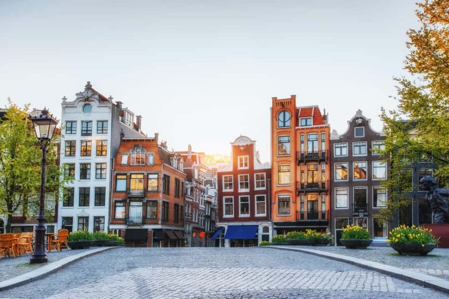 Amsterdam: Dam Square & Flower Market Walking Tour - Starting Point and Meeting Details in Amsterdam