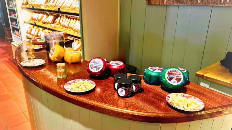 Amsterdam: Giethoorn & Zaanse Schans Small Group Day Trip - Starting Point Near the Sea Palace and Albert Heijn