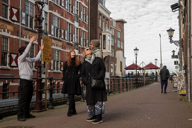 Amsterdam Highlights and History Walking Tour - Visiting the Old Courtyard: A 14th-Century Gem