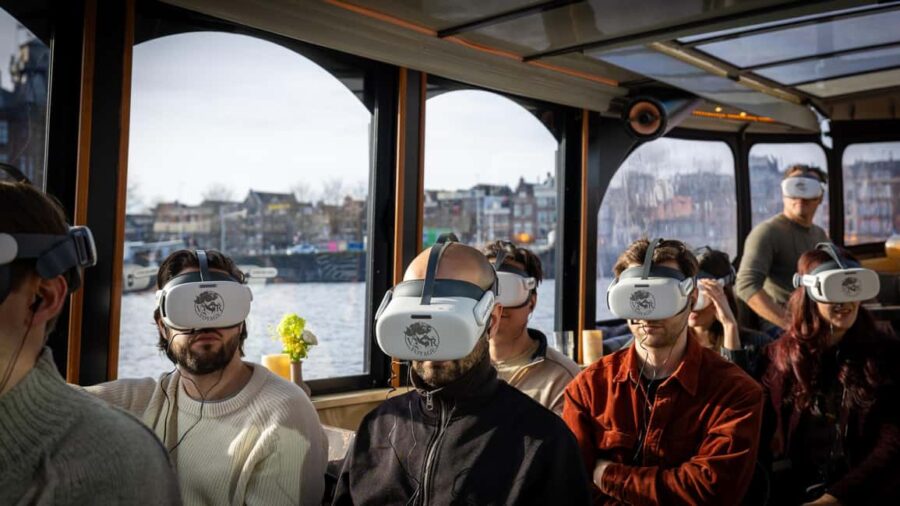 Amsterdam: Historic Virtual Reality Luxury Boat Tour - Scenic Canal Cruise on a Luxury Enclosed Boat