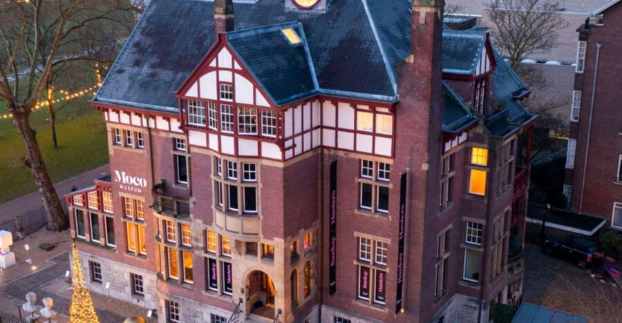 Amsterdam: Moco Museum & Nightclubs Admission Combo w/ Taxi - Visiting the Moco Museum in Amsterdam’s Museumplein