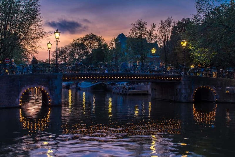 Amsterdam: Photography Masterclass - Private Photo Lesson - Starting Point: The Hans Snoekfontein Fountain at Leidsekade 97