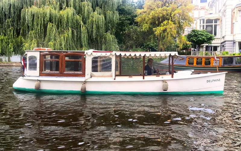 Amsterdam: Private Dinner Cruise with Guide and Wine - Starting Point at the HART Museum Dock in the Heart of Amsterdam