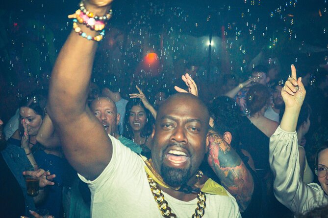 Amsterdam Private Pub Crawl in the City Center - Exploring the Red Light District Bars