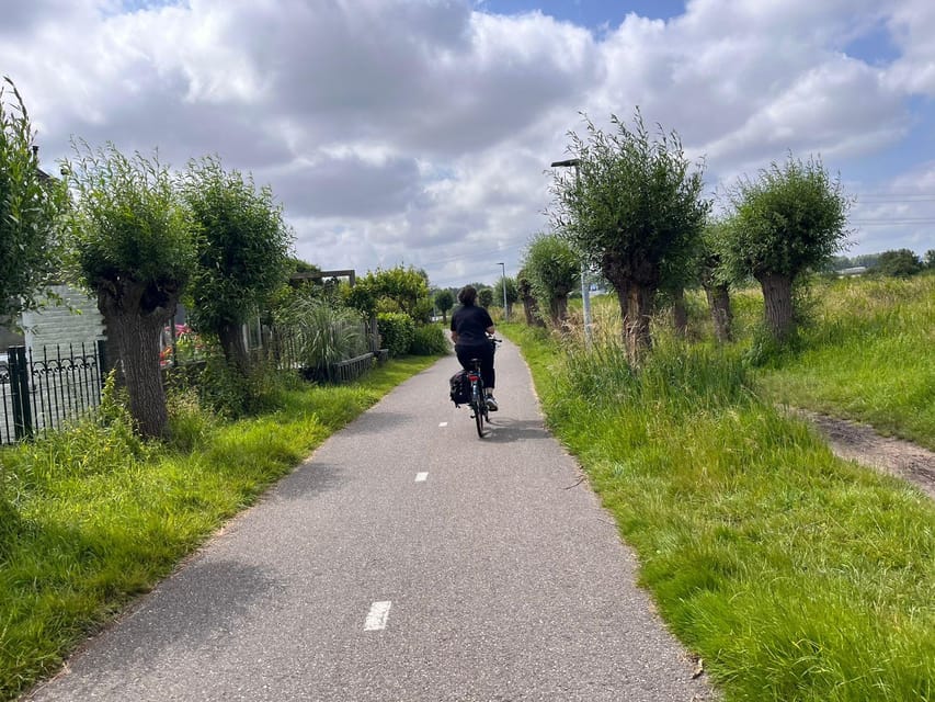 Amsterdam: Queer Bike Tour With Local Guide - The Role of the Queer Guide and Inclusive Atmosphere