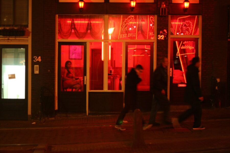 Amsterdam: Red Light District walking tour - Starting Point at Prins Hendrik Hotel