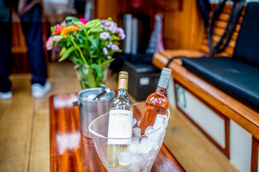 Amsterdam: Small-Group Canal Cruise incl. Drinks and Snacks - Departure from Keizersgracht 196 in the Heart of Central Amsterdam