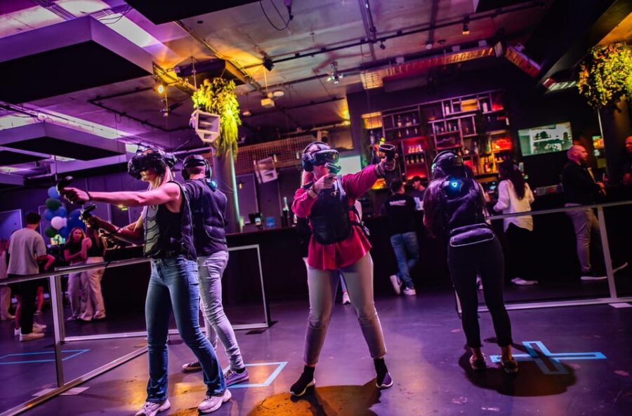 Amsterdam: VR Starter Pack with 6 Tokens - The VR Experience: Choosing Your Own Games