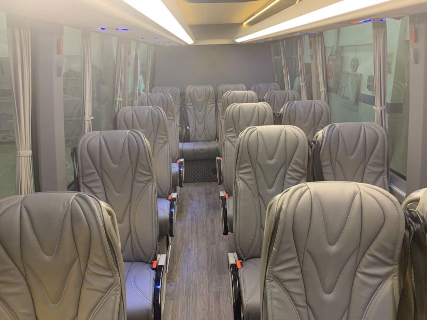 Amsterdam: Zaanse Schans, Windmills & Giethoorn Private Trip - Tasting and Shopping at a Local Cheese Farm