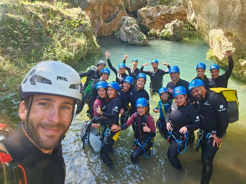Anna: canyoning in Gorgo de la escalera - Starting Point at Gasolinera Anna