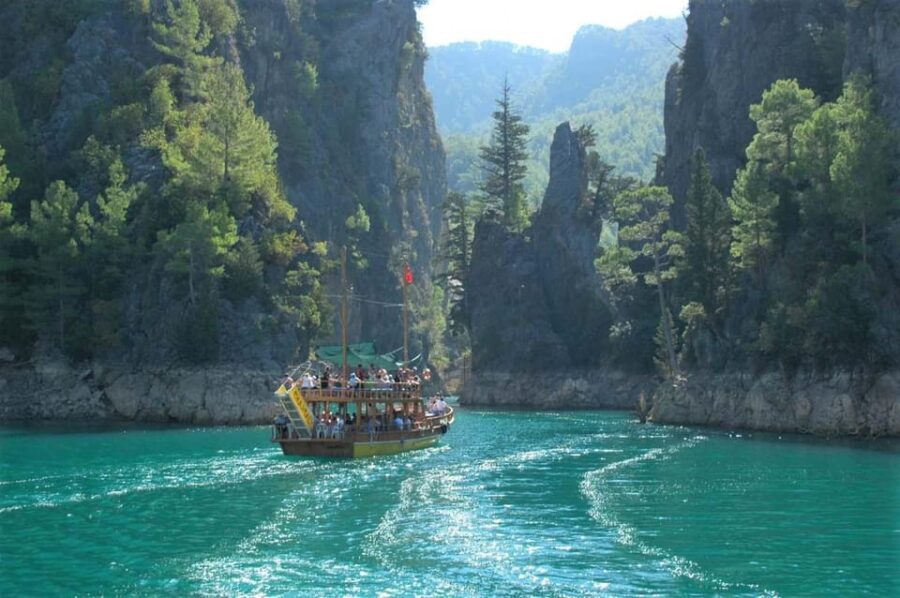 Antalya: Green Canyon Boat Trip with Lunch and Drinks - Scenic Views from Oymapnar Dam and Green Canyon