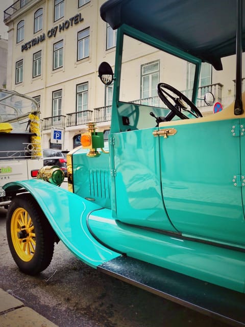 Antique Car Tour - Discover Lisbon’s Most Spectacular Viewpoints
