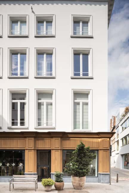 Antwerp: Fine Jewelry Goldsmith Demonstration - Antwerp: Fine Jewelry Goldsmith Demonstration – A Close-Up Look at Traditional Craftsmanship