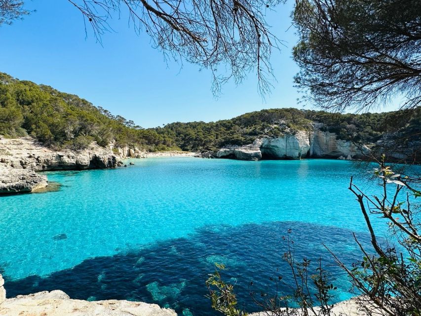 Aperitif with a view: The panoramas of Galdana and Mitjana - The Setting: A Cliffside Location with Unmatched Views