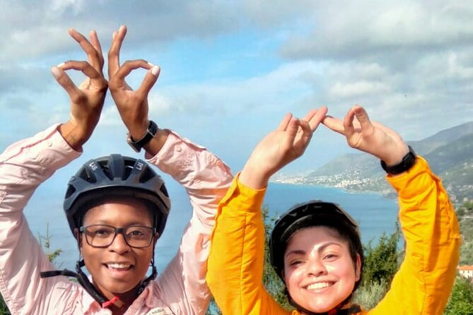 Apero-Bike at Sunset - Discovering Recco’s Famous Cheese Focaccia and Fireworks