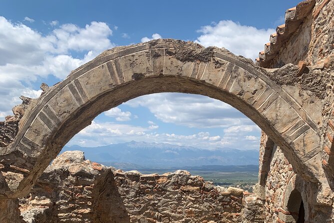 Arcadia experience, nature, people and culture - Walking Between Ridges and Streams