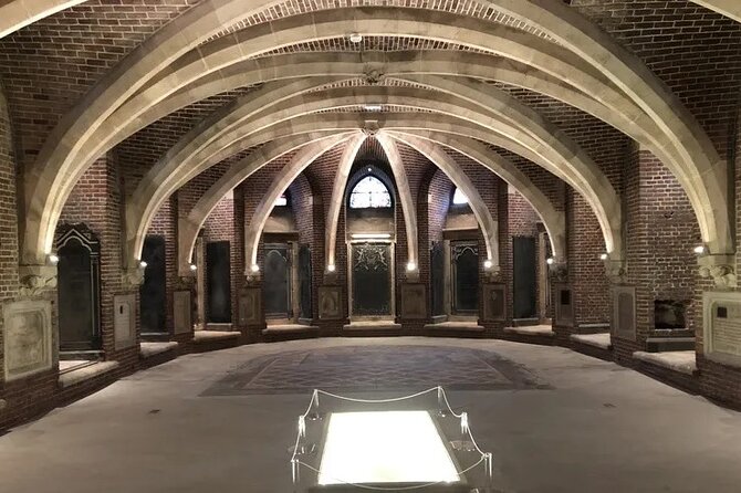 Archeological Crypt Visit with an Archeologist and River Cruise - The Seine River Cruise: Water-Level Views of Iconic Landmarks