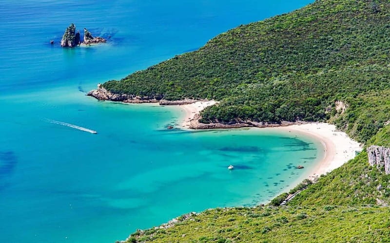 Arrábida Full Day Private Tour - Visiting the Historic Castelo de Sesimbra and Coastal Views