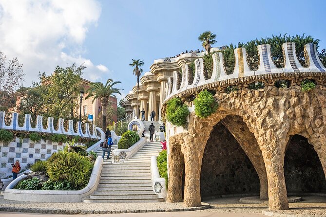 Arrival Transfer from Barcelona Airport BCN to Barcelona in Private Car/Van - What’s Included in the Transfer