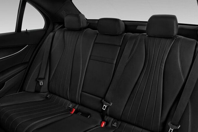 Arrival Transfer from Nice Airport NCE to Nice city by Sedan - How the Meet-and-Greet Service Is Organized