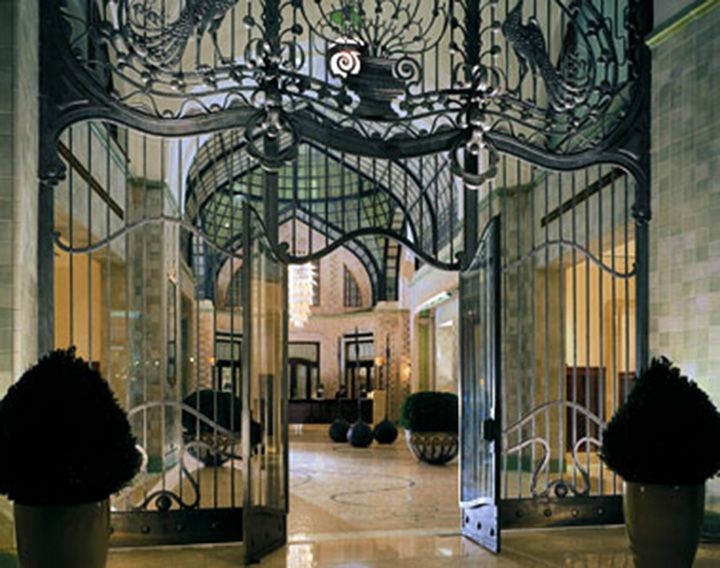 Art Noveau in Budapest: Private Half-Day Tour - From the Postal Bank to Gellert Bath: Key Architectural Highlights