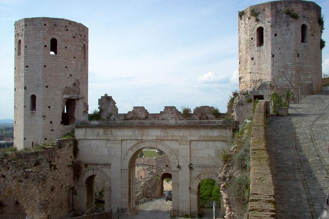 Assisi and Spello Full Day Private Walking Tour - Visiting the Basilica of Santa Chiara and Chiesa Nuova