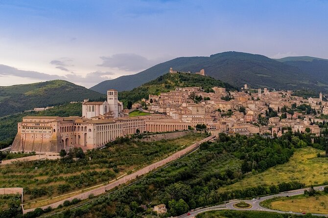 Assisi Best Highlights a Private Tour with Licensed Tour Guide - The Vibrant Piazza del Comune: The Town’s Heart