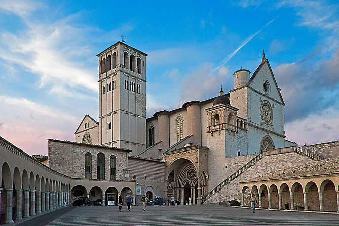 Assisi - in the footsteps of St. Francis - Exploring the Basilica di Santa Chiara and San Damiano