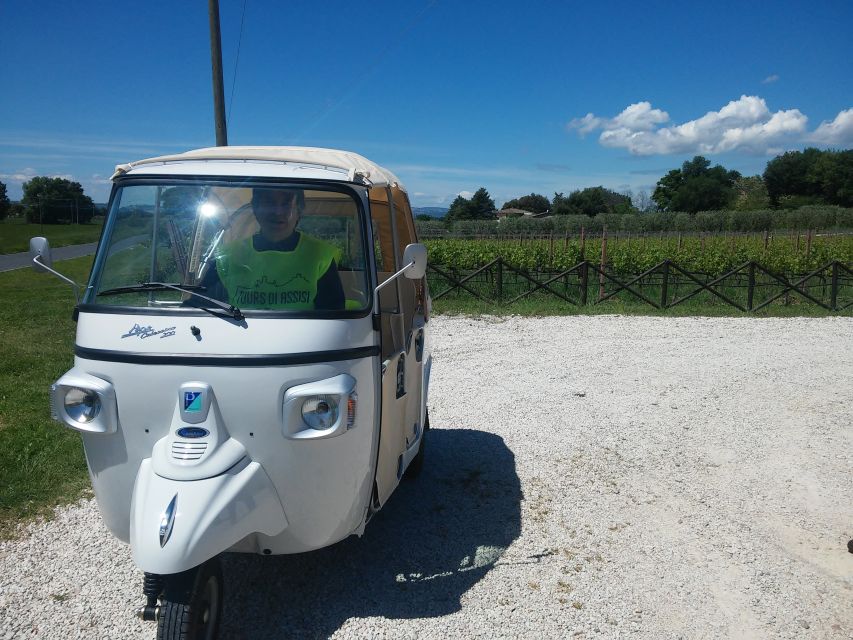 Assisi: Panoramic Tuk Tuk Tour - The Charm of the Vintage Ape Calessino