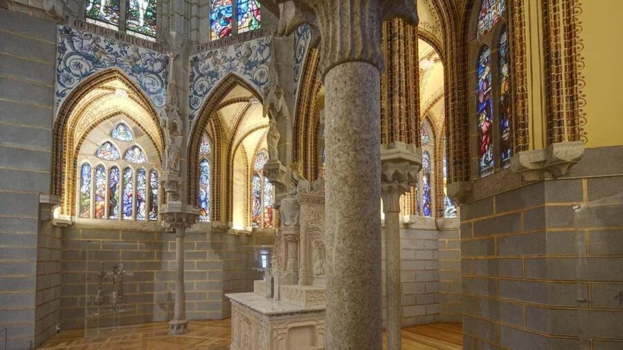 Astorga: Episcopal Palace Ticket & Digital Tour - Accessing the Palace: Digital Tickets and App Setup