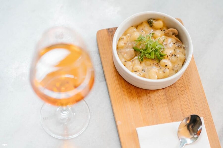 Athens: 4 Greek dairing wines tasting and food pairing - Tasting Four Surprising Greek Boutique Wines