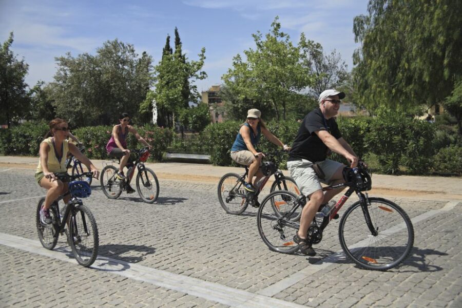 Athens: Bike Tour of Athens Historical Centre - From the National Garden to the Roman Forum
