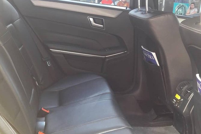 Athens City Centre to Port of Piraeus - Vehicles and Comfort Features in the Mercedes Fleet