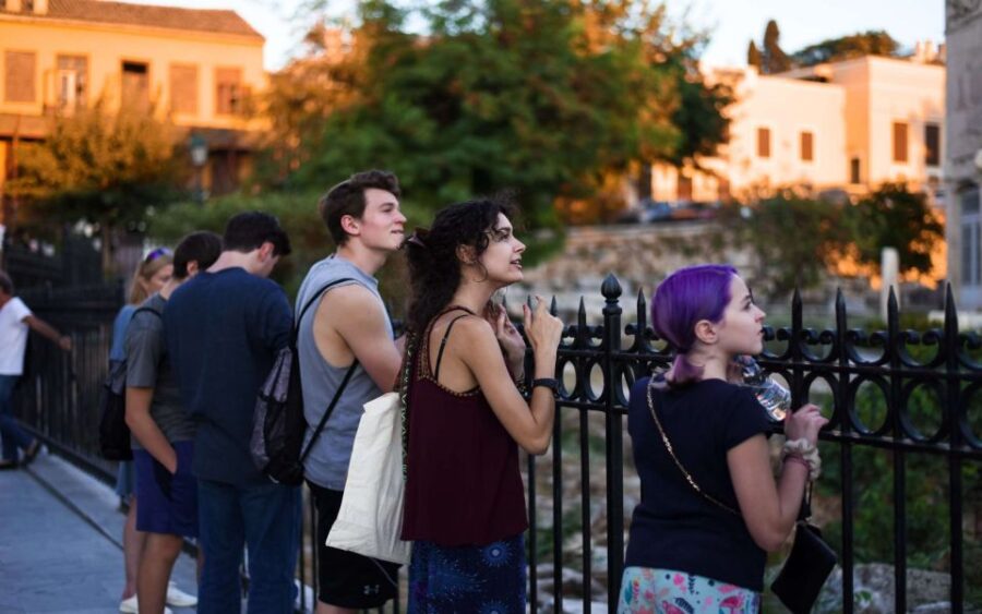 Athens: Evening Private City Walking Tour & 4-Course Dinner - Discover the Illuminated Monuments and Historic Landmarks