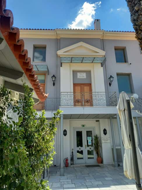 Athens: Jewish Heritage & Ancient Hills Trike Tour - Exploring Athens’ Iconic Ancient Theater and Hilltop Views