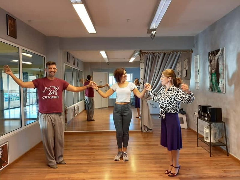Athens: Learn the Greek Dances with Sweet Treat - The Location and Meeting Point at La Yumba Dance House