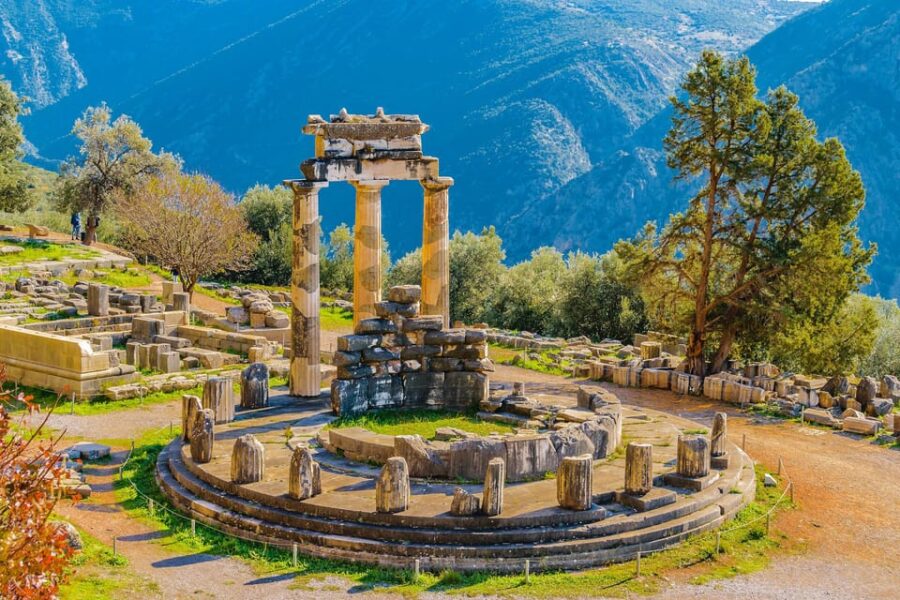 Athens: Private Tours of Delphi, Delphi Museum, and Arachova - Wander Through the Picturesque Village of Arachova