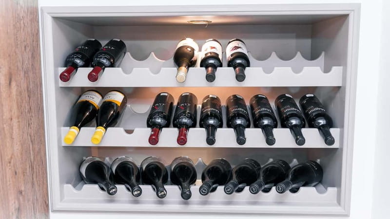 Athens: Wine Tasting in Rare Grape Varieties of Greece - The Location: Brettos Plaka in Central Athens