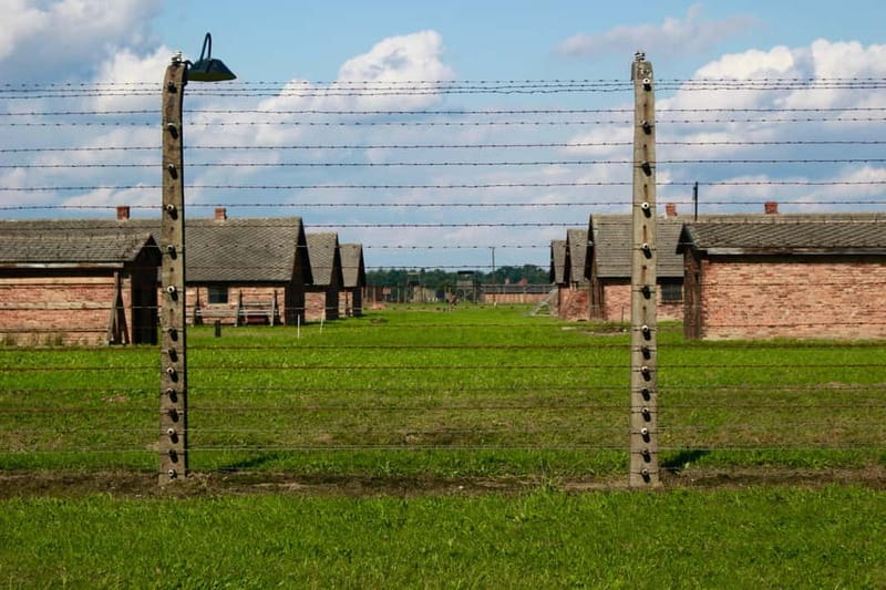 Auschwitz-Birkenau: Guided Tour - Ticket + Transportation - Exploring Auschwitz 1: The Original Concentration Camp