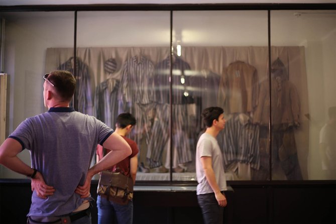 Auschwitz Birkenau: Live-Guided Tour with Transportation and Hotel Pickup - Visiting the Auschwitz-Birkenau Museum with Skip-the-Line Tickets