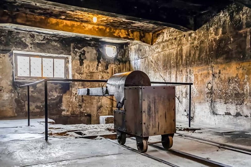 Auschwitz-Birkenau Skip-the-Line Guided Tour - Exploring Auschwitz I: The Heart of the Memorial