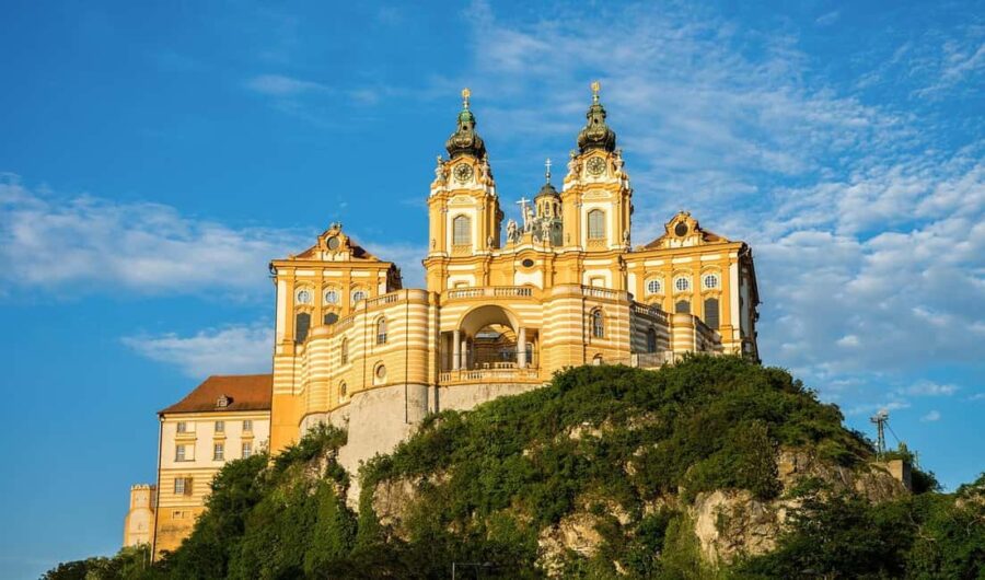 Austria in a day : Salzburg, Melk Abbey, Traunsee - Frequently Asked Questions