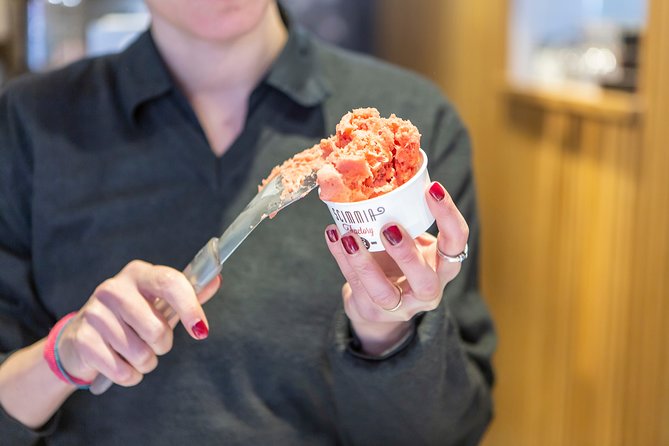 Authentic Naples Street Food Tour With Local Expert Guide - Strolling Through Spaccanapoli for Historic Sights and Sweets