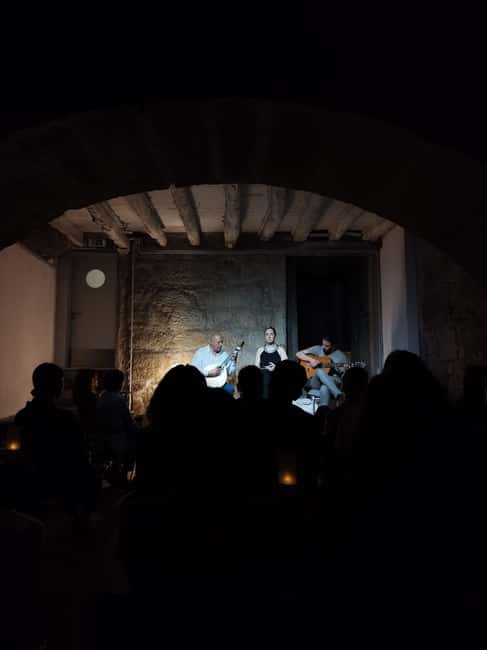 Authentic Porto Fado: A Cultural & Musical Evening - The Performers: Guitarristas and Fadistas