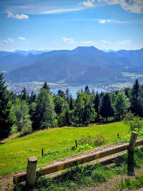 Autumnal Prince's Trail: From Lake Tegernsee to Lake Schliersee with a snack - Exploring the Idyllic Gindelalm and Mountain Freshness